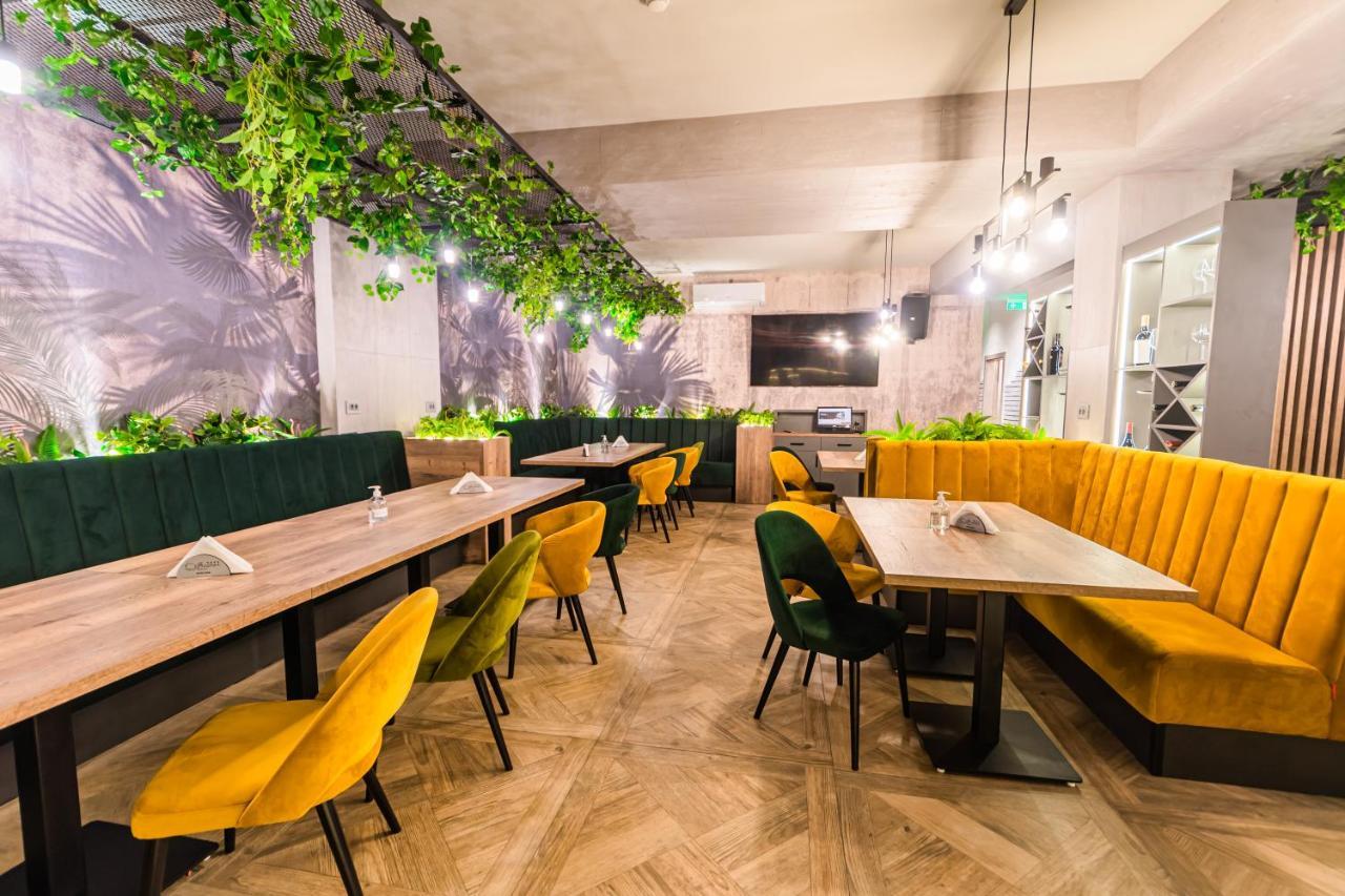 Pensiunea Iristar Fălticeni Extérieur photo